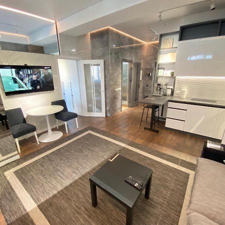 Rentnow Modern Lux Apartment In Centre Кишинев Екстериор снимка