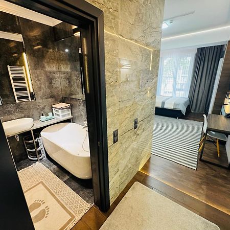 Rentnow Modern Lux Apartment In Centre Кишинев Екстериор снимка