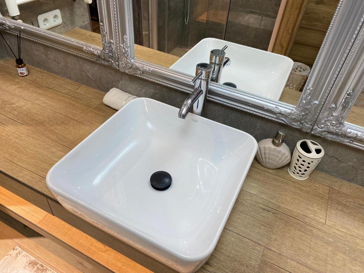Rentnow Modern Lux Apartment In Centre Кишинев Екстериор снимка