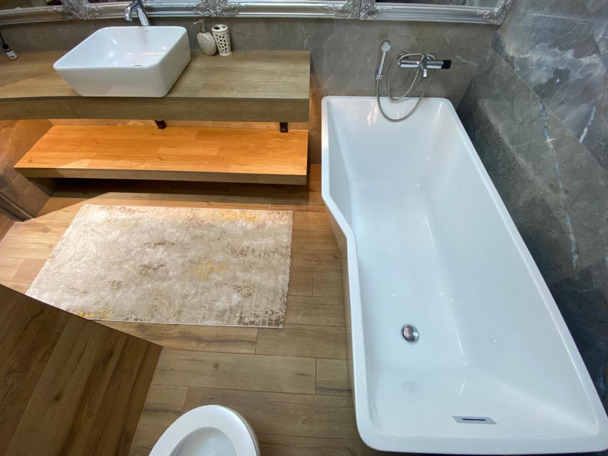 Rentnow Modern Lux Apartment In Centre Кишинев Екстериор снимка