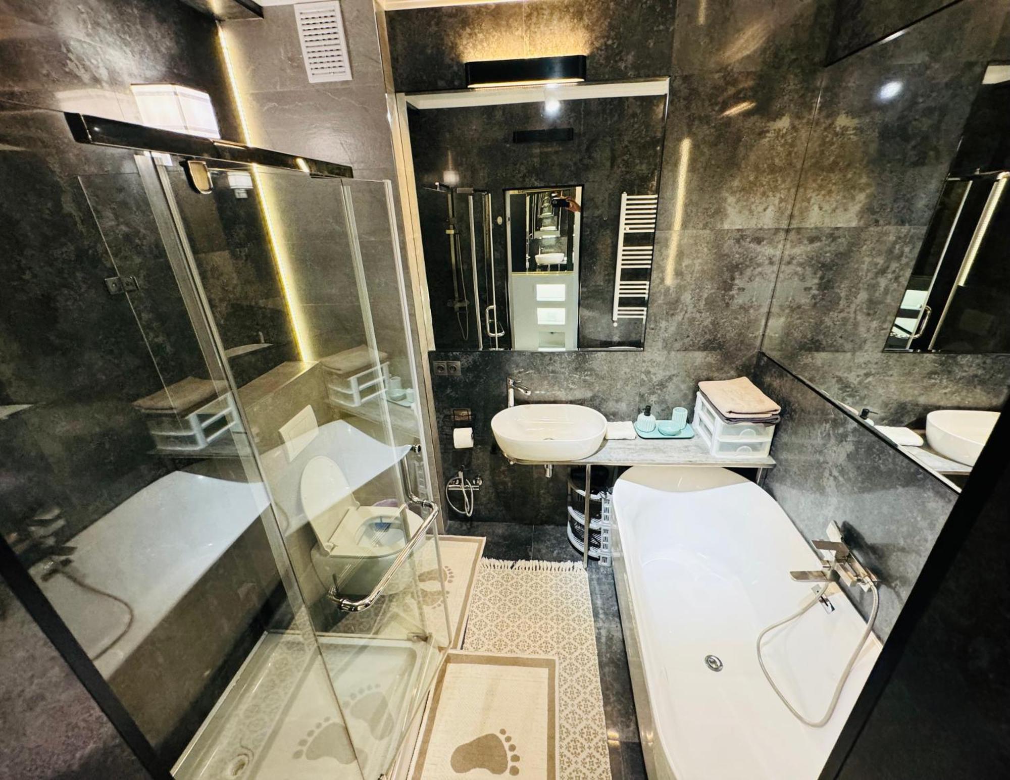 Rentnow Modern Lux Apartment In Centre Кишинев Екстериор снимка