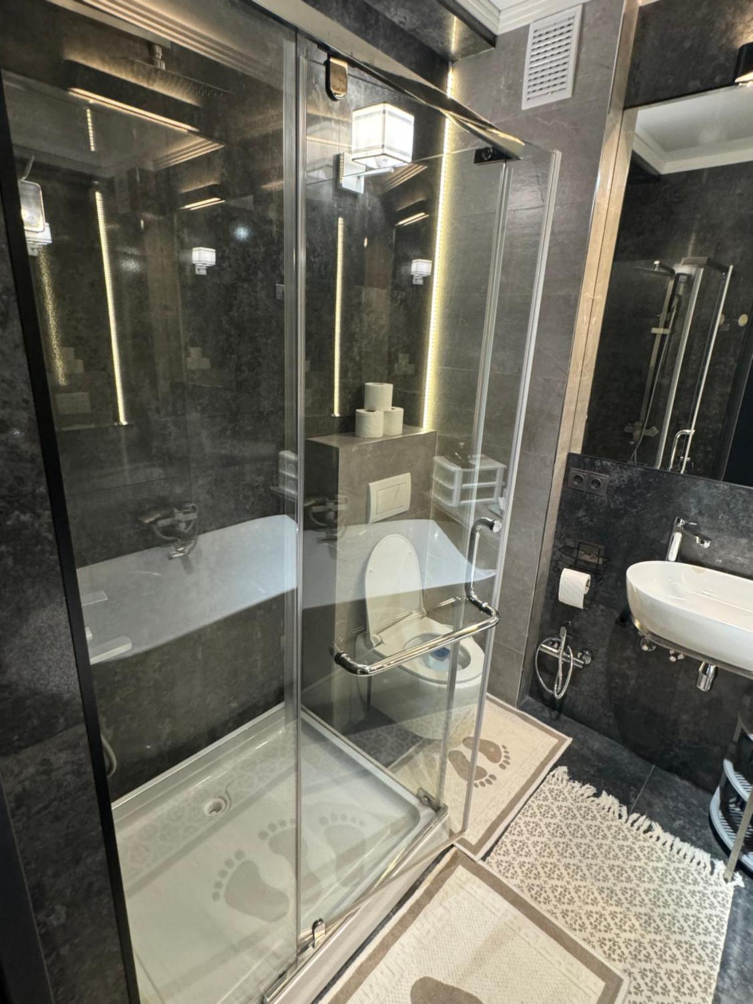 Rentnow Modern Lux Apartment In Centre Кишинев Екстериор снимка