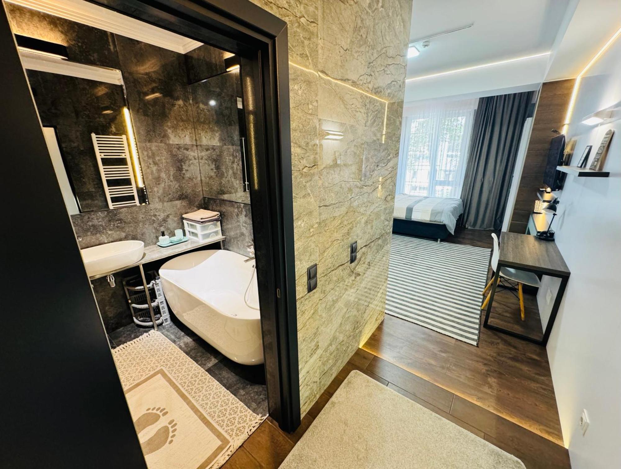 Rentnow Modern Lux Apartment In Centre Кишинев Екстериор снимка